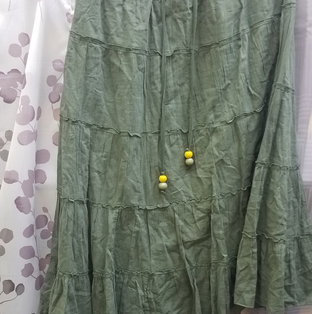 Green Old Navy maxi skirt